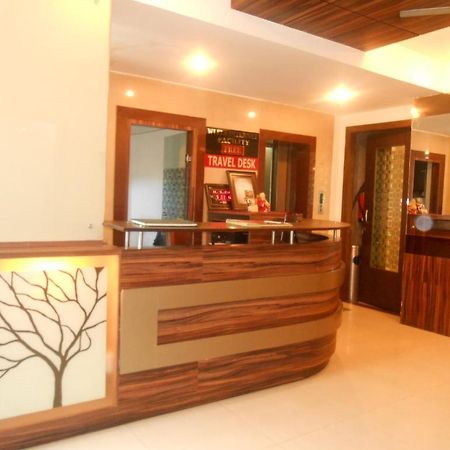 Hotel Crystal Retreat Agra  Buitenkant foto