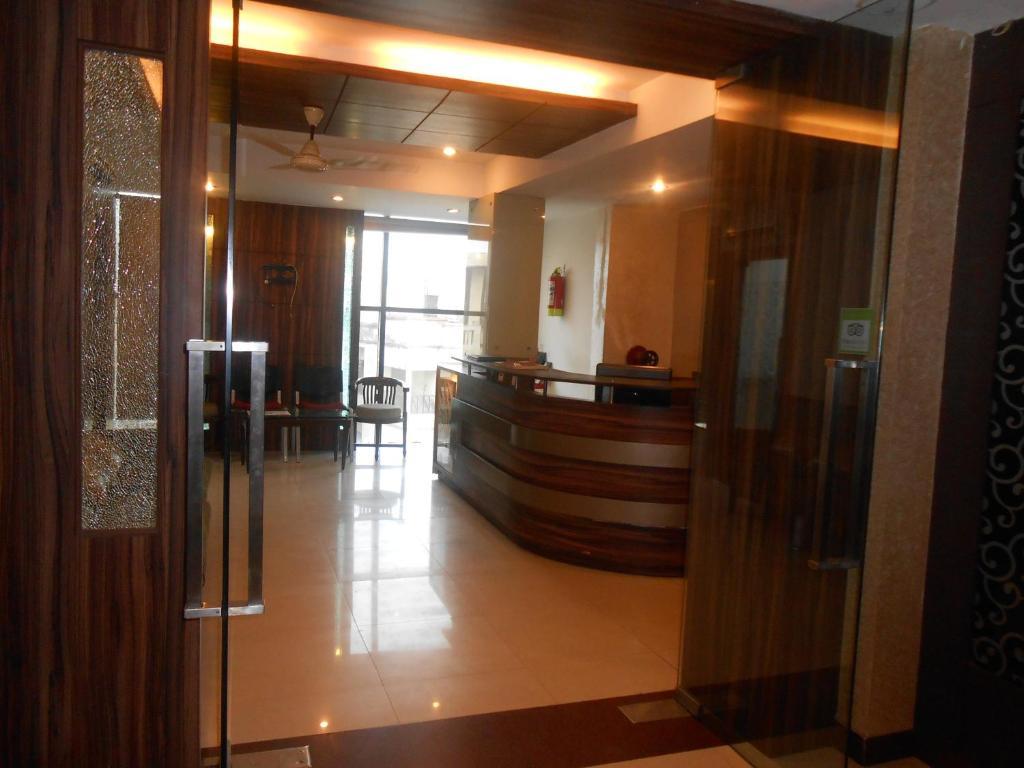 Hotel Crystal Retreat Agra  Buitenkant foto